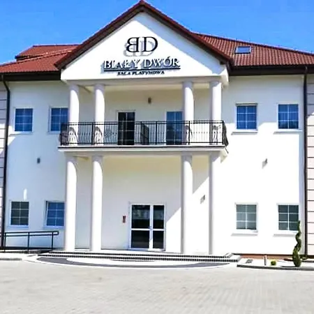 Bialy Dwor فندق مبيت وإفطار 4*