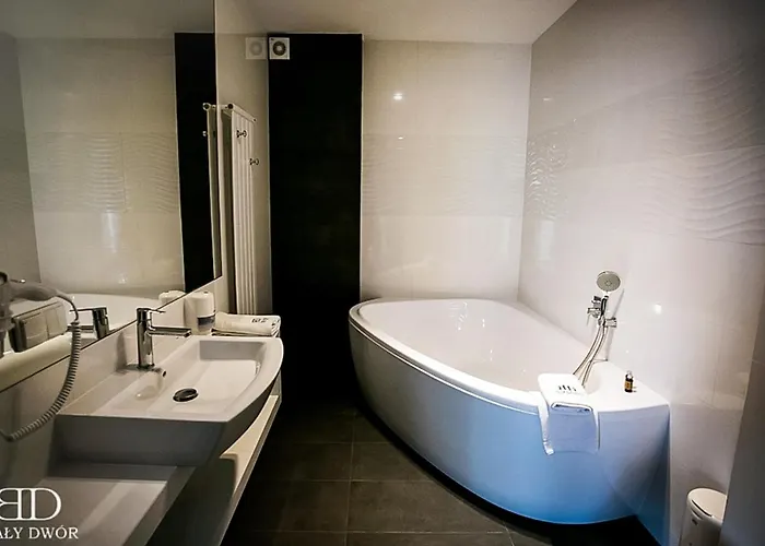 Bialy Dwor فندق مبيت وإفطار