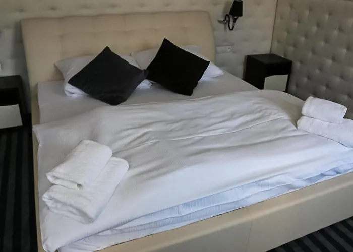 Bialy Dwor فندق مبيت وإفطار