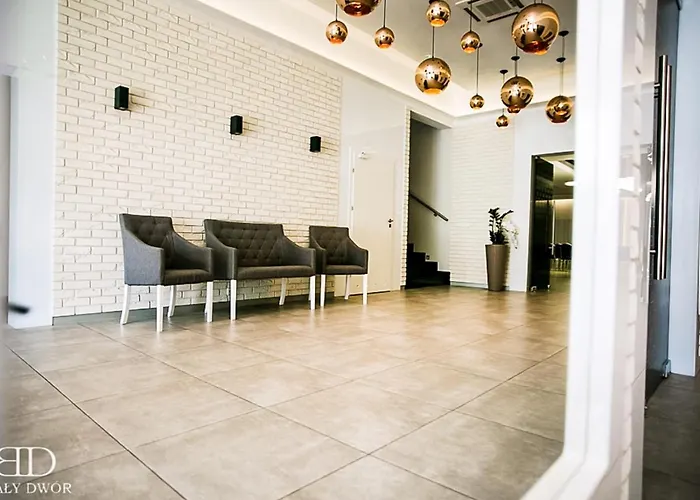 Bialy Dwor فندق مبيت وإفطار